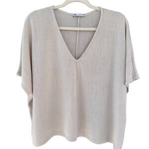 Zara Off White Short Sleeve Sweater with Vee-Back, Size S